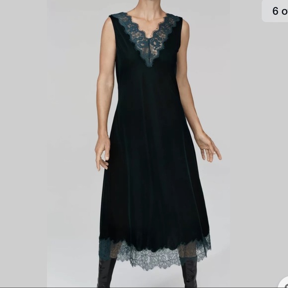 ❤️NWT ZARA DARK GREEN LONG VELVET DRESS WITH LACE - Picture 9 of 11